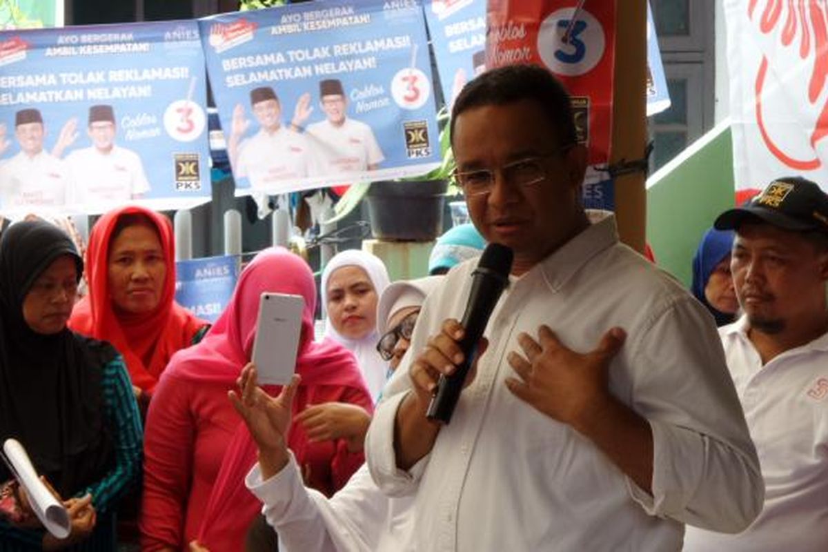 Calon gubernur DKI Jakarta nomor pemilihan tiga, Anies Baswedan, kampanye di kumpulan warga Srengseng, Jakarta Barat, Kamis (2/2/2017).