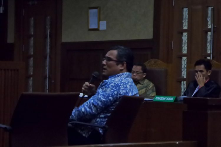 Ahli hukum pidana Chairul Huda di Pengadilan Tipikor Jakarta, Jumat (26/1/2018).