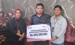 BRI Insurance Bayar Klaim Asuransi ke Nasabah UMKM atas Kebakaran di Samonu Sulbar