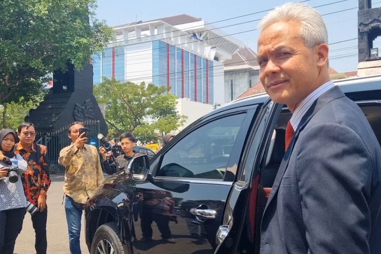 Ganjar Pranowo usai menghadiri serah terima jabatan di kantornya, Rabu (6/9/2023).