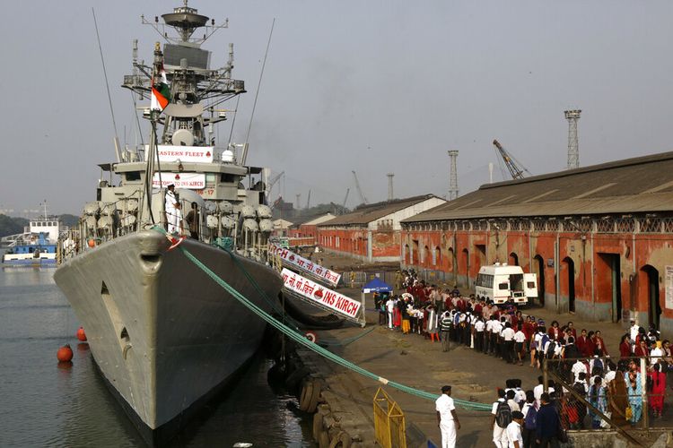 Dalam file foto 5 Desember 2019 ini, adalah Kapal perang Angkatan Laut India INS Kirch. 