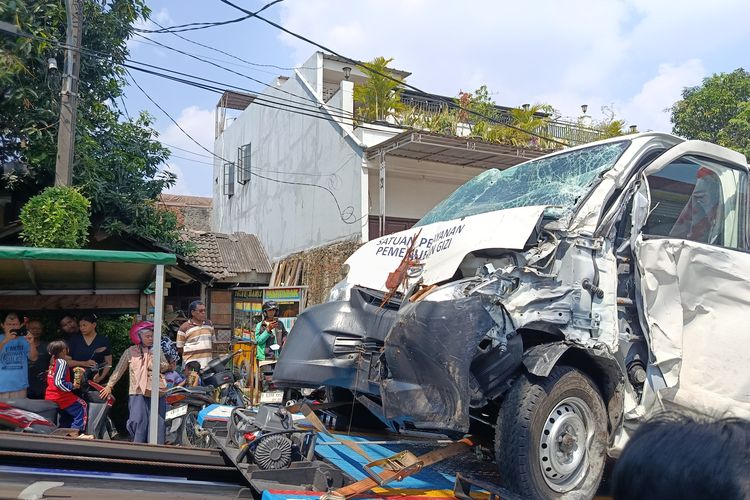 Pedagang Tahu yang Tertabrak Mobil Berstiker SPPG di Bekasi Luka Parah dan Belum Sadarkan Diri