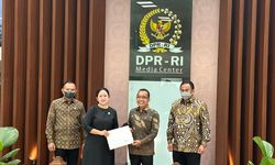 Puan Bacakan Surpres Penunjukkan KSAL Laksamana Yudo Margono Jadi Panglima TNI Baru
