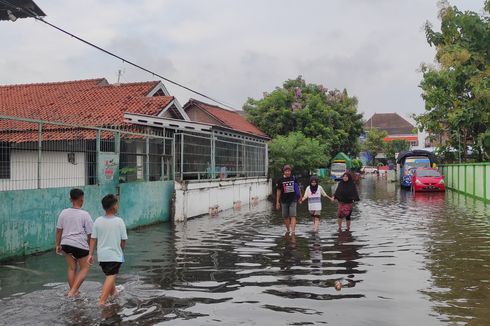 Banjir Demak Meluas, Kampung Genggongan Terendam, Warga Mengungsi 