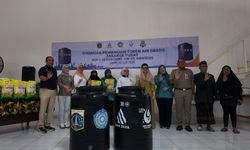 Tak Perlu Antre Air sejak Subuh, Kolaborasi TP PKK DKI dan PAM JAYA Bagikan 5.000 Toren Gratis bagi Warga Jakarta