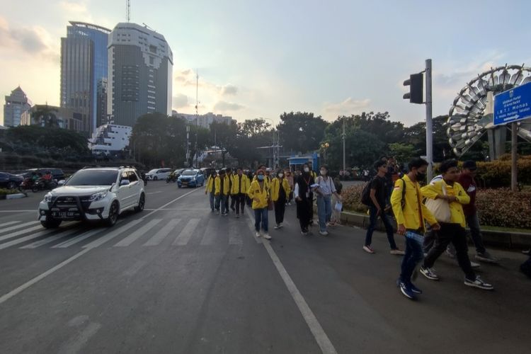 Aksi dari mahasiswa mahasiswa dan kelompok organisasi yang tergabung dalam Aliansi Nasional Reformasi KUHP di Medan Merdeka Selatan, pada Selasa (21/6/2022), telah selesai. Massa aksi telah meninggal kawasan Monas.