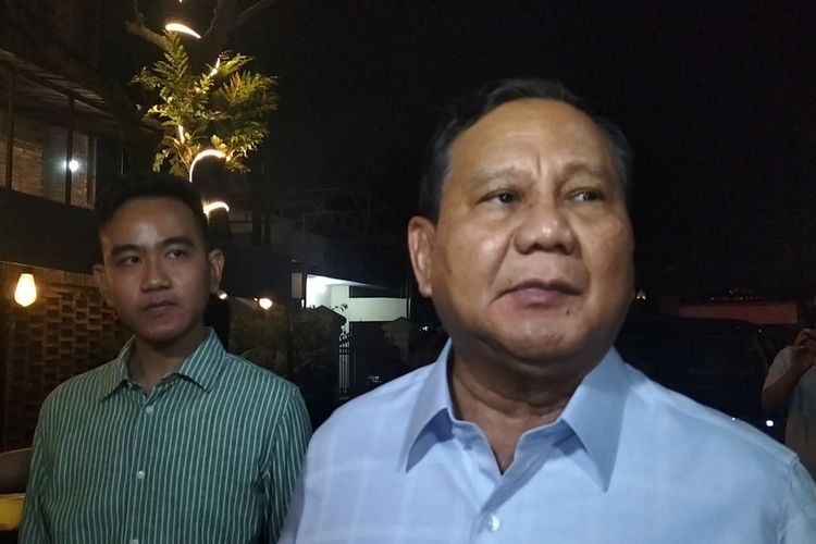 Calon Presiden (Capres) dari Partai Gerindra sekaligus Menteri Pertahanan Prabowo Subianto, bertemu empat mata dengan Putra Sulung Presiden Joko Widodo (Jokowi) Gibran Rakabuming Raka, di Kota Solo, pada Jumat (19/5/2023).