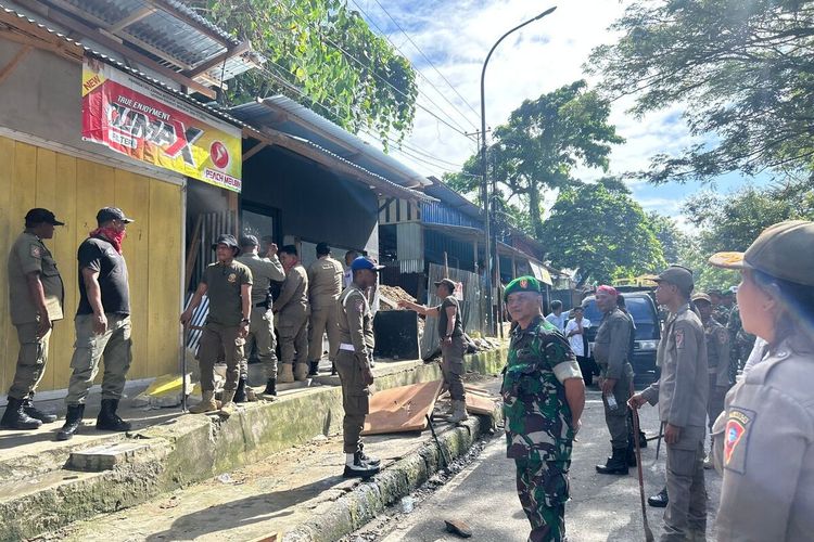 Penertiban Lapak Pedagang di Ambon Ricuh, Satpol PP Terluka