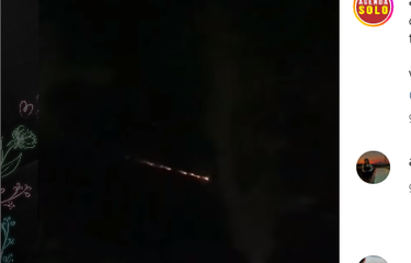 Tangkapan layar video yang merekam penampakan cahaya merah kekuningan di sejumlah daerah pada Kamis (15/9/2023) hampir tengah malam.