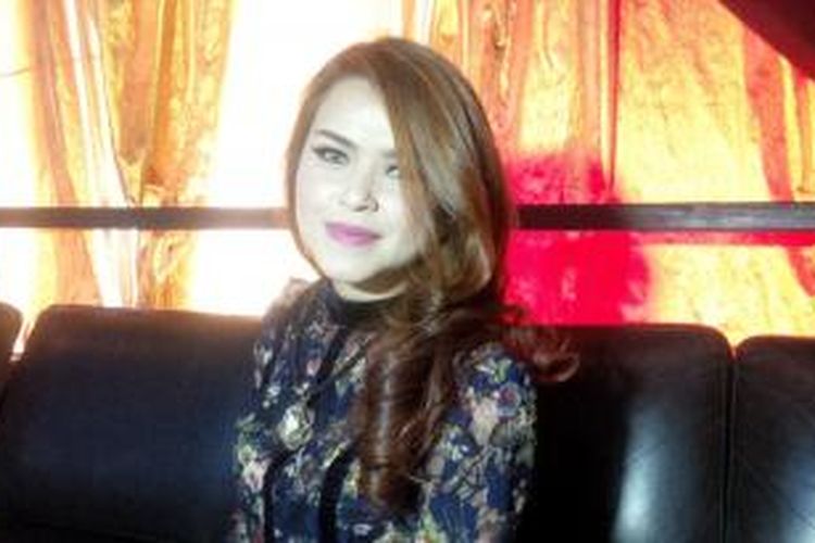 Penyanyi dangdut Siti Liza iabadikan saat menghadiri jumpa pers pergelaran Jakarta Musik Festival (JMF) 2015, di De Leila Resto and Lounge, FX Sudirman, Jakarta Pusat, Senin (26/10/2015).