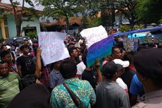 Di Balik Aksi PKL di Pamekasan, Bupati Kesal Ada Caleg Ikut Demo hingga PKL Boleh Jualan Lagi