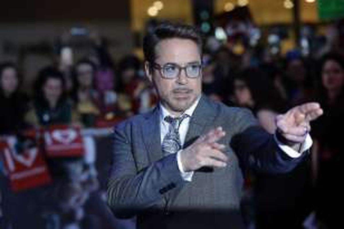 Aktor Robert Downey Jr menghadiri pemutaran perdana (premiere) film Captain America: Civil War di London, Inggris,  Selasa (26/4/2016).
