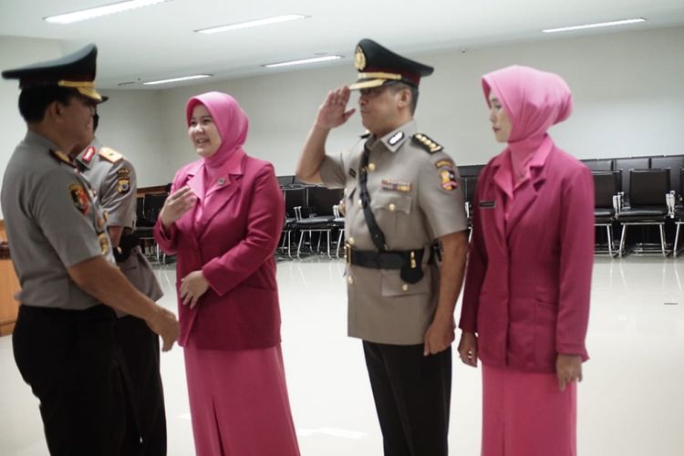 Prosesi serah terima jabatan Direktur Tindak Pidana Korupsi Bareskrim Polri dari Brigjen (Pol) Akhmad Wiyagus ke Kombes (Pol) Erwanto Kurniadi di Gedung KKP, kantor sementara Bareskrim Polri, Selasa (3/7/2018).