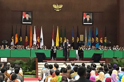 Saat Jokowi Perkenalkan Menteri-menteri Alumni UI...