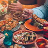 Cara Menghindari Makan Berlebihan Saat Pesta Tahun Baru
