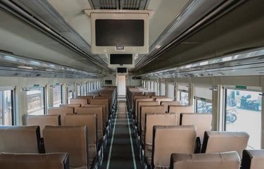 Ilustrasi kereta api ekonomi SS atau ekonomi premium