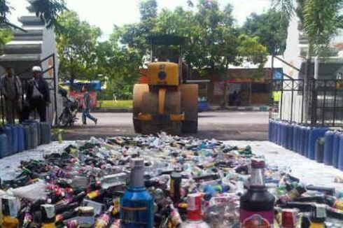 Disebut Minyak Ikan, 3.000 Liter Arak Bali Diselundupkan ke Banyuwangi
