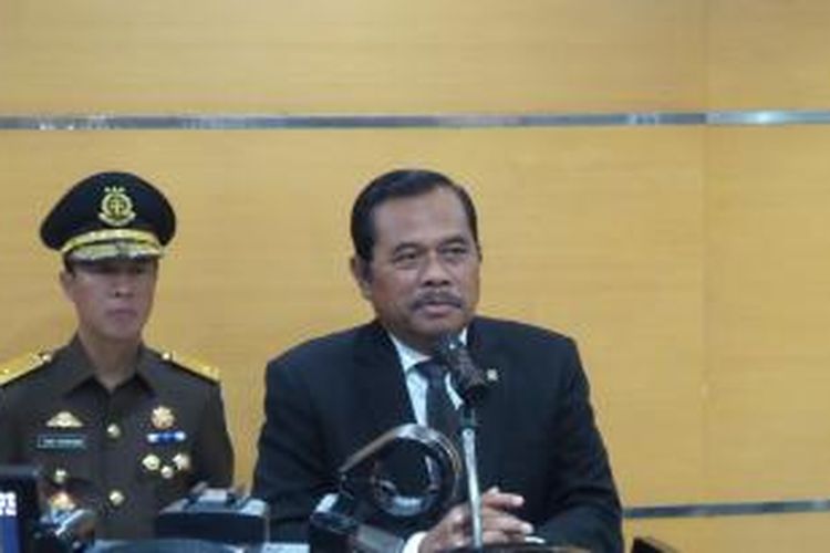 Jaksa Agung HM Prasetyo saat memberikan keterangan di Ruang Sasana Baharuddin Lopa Kejaksaan Agung, Jakarta, Rabu (17/6/2015).