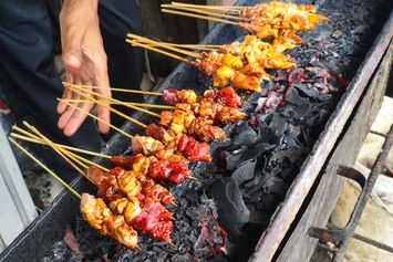 Apa Perbedaan Sate Padang dan Sate Pariaman? Yuk, Cari Tahu di Sini!