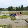 Perahu Penyeberangan Sungai Bengawan Solo di Tuban Terbalik, Belasan Penumpang Hanyut