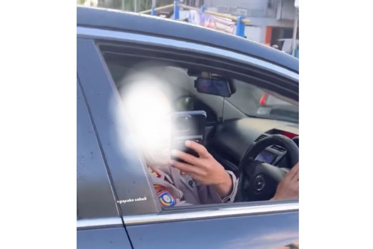 Polda Kalsel Minta Maaf Usai Polisi Berpangkat AKBP Merokok Sambil Mengemudi: Sudah Dipanggil Propam