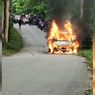Diduga Korsleting Listrik, Mobil Wuling di Baubau Ludes Terbakar 