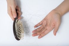 8 Indikator Parahnya Kerontokan Rambut 