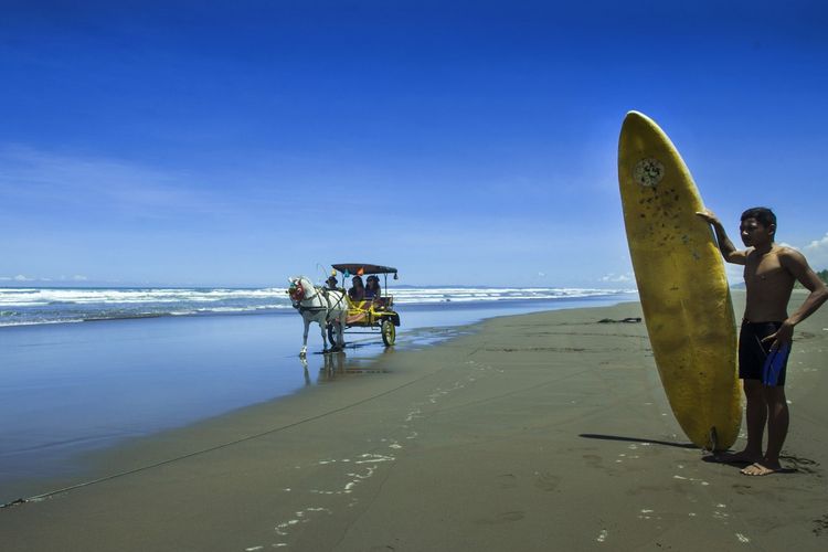 Pantai Indah Widarapayung di Kabupaten Cilacap