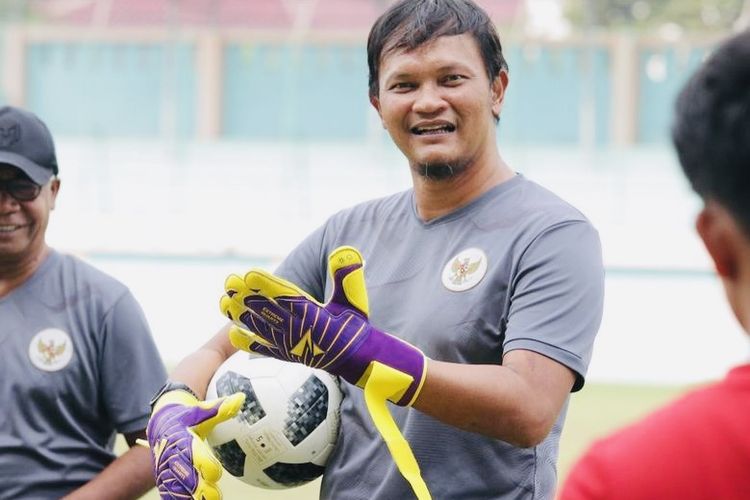 Penjaga gawang Timnas dan pelatih Indonesia, Kurnia Sandy.