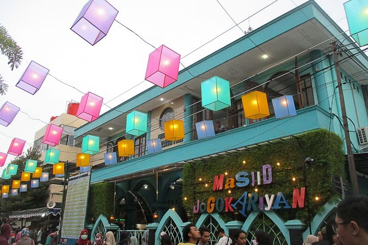 Masjid Jogokariyan. Ini daftar menu buka puasa Masjid Jogokariyan selama Ramadhan 2025.