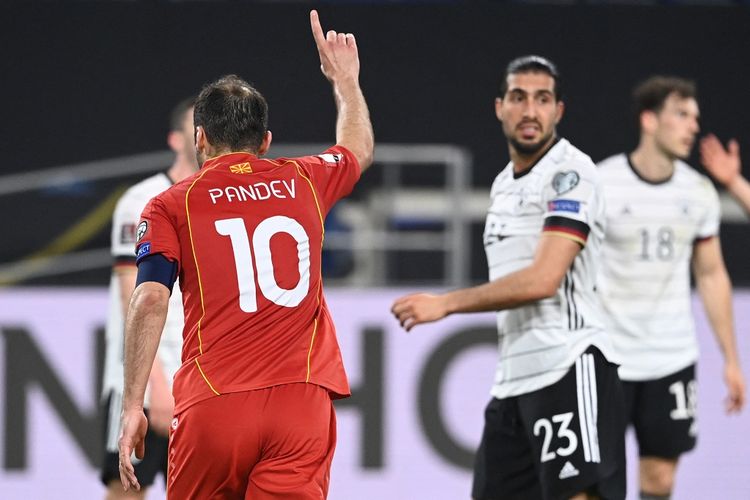 Kapten Makedonia Utara, Goran Pandev, merayakan gol ke gawang Jerman pada laga lanjutan Kualifikasi Piala Dunia 2022 Zona Eropa yang berlangsung di Stadion MSV-Arena, Kamis (4/1/2021) dini hari WIB.
