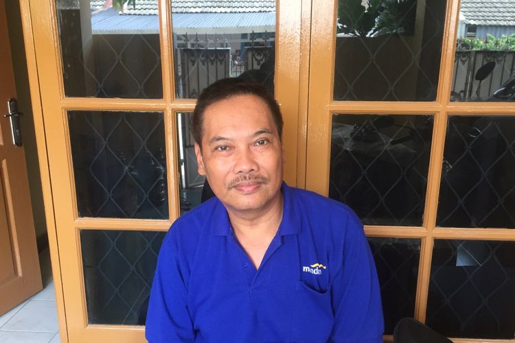 Ketua RT 007 RW 002, Iskandar Raitta (56) saat menceritakan kejadian balita dianiaya pengasuh yang terjadi di lingkungannya di Sukmajaya Permai, Depok, Kamis (17/10/2019).