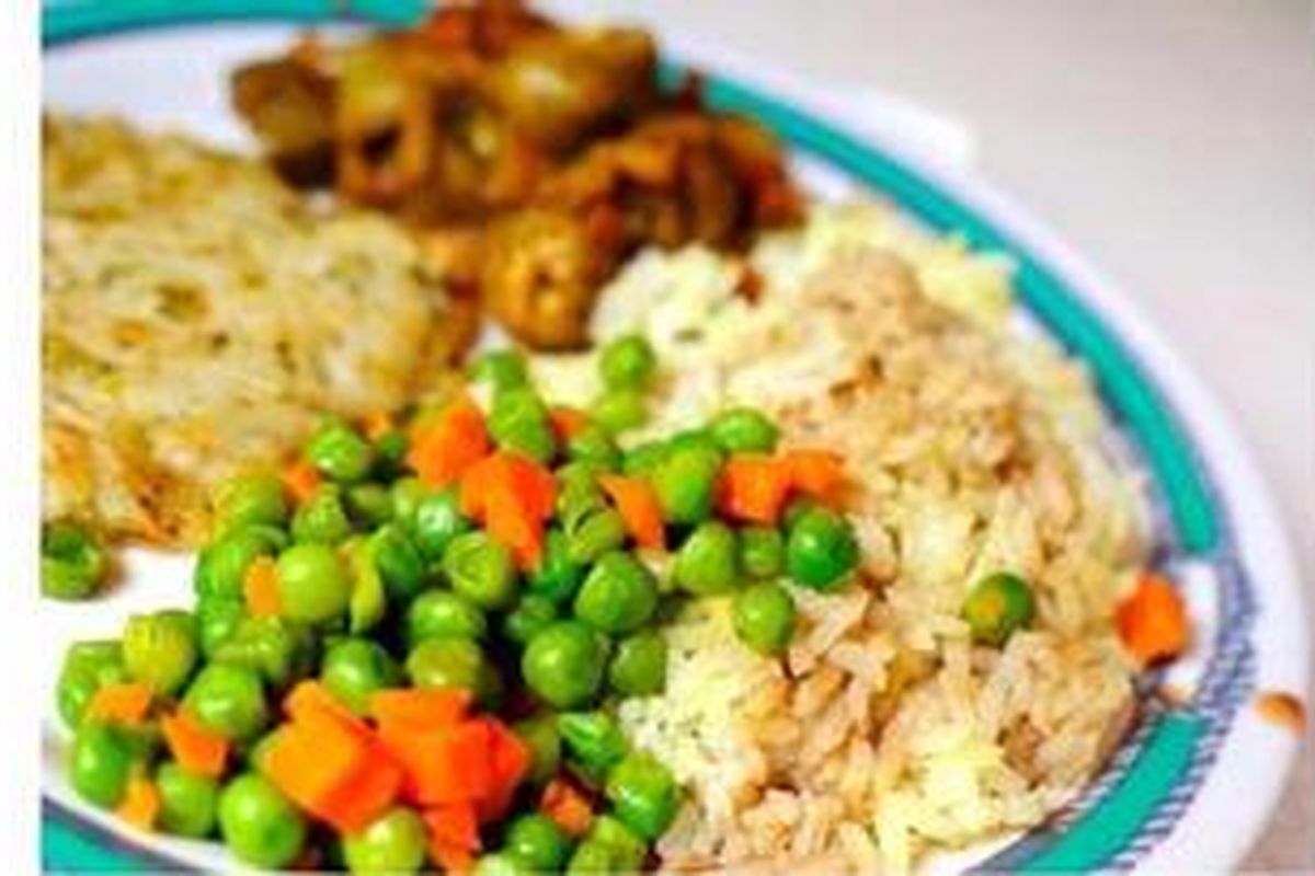 Pola makan yang terbaik adalah mengonsumsi makanan dengan menu yang lengkap dan seimbang (balanced diet).