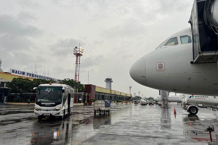 Penutupan Bandara Halim Diperpanjang hingga 18.00 WIB, Abu Vulkanik Jadi Penyebab