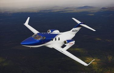 Produksi pertama HondaJet mengudara pada 2015. Jet eksekutif enam penumpang ini menawarkan jangkauan lebih dari 2.200 km dan, dengan kecepatan tertinggi 782 km/jam, adalah Honda tercepat yang pernah dibuat.