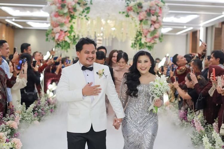 Boiyen dan Rully Anggi Akbar menggelar pesta pernikahan di ICE BSD, Tangerang Selatan, Sabtu (15/11/2025).