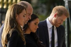 Sikap Pangeran Harry pada Meghan Markle Jadi Sorotan Saat Bersama Pangeran William dan Kate Middleton