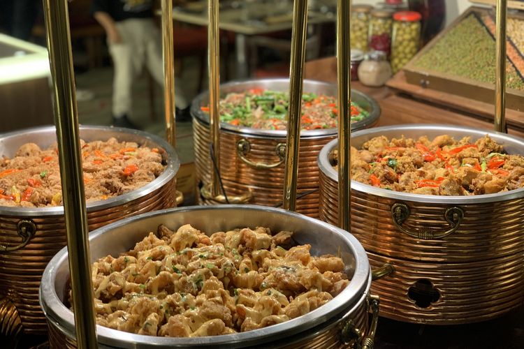 Menu buffet hotel spesial natal di Hotel Sultan Jakarta. The Sultan Hotel & Residence Jakarta turut meramaikan perayaan malam pergantian tahun pada 31 Desember 2025 di Jakarta.

