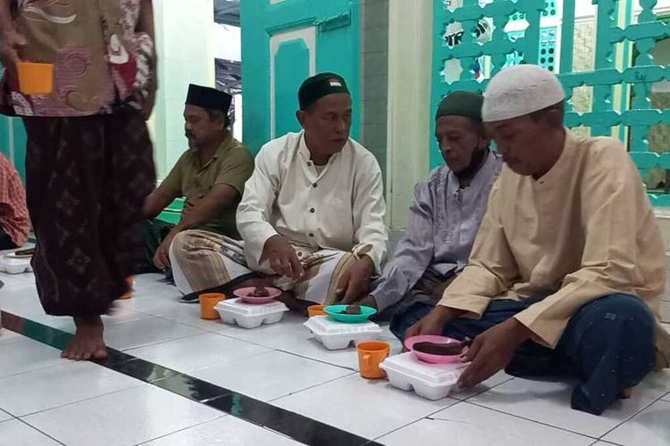 Mencicipi Kopi Arab, minuman khas Masjid Layur Semarang yang hanya ada di Bulan Ramadhan