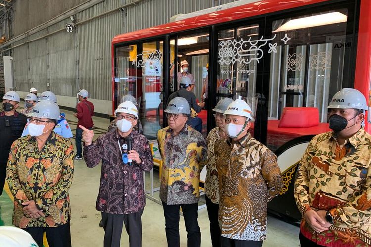 Ketua MPR RI, Bambang Soesatyo mengunjungi PT Inka di Kota Madiun untuk melihat langsung produk dan inovasi perusahaan milik negara tersebut, Kamis (26/5/2022) sore.
