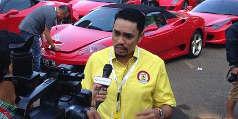 Ahmad Sahroni sebagai Presiden Ferrari Owners Club Indonesia.