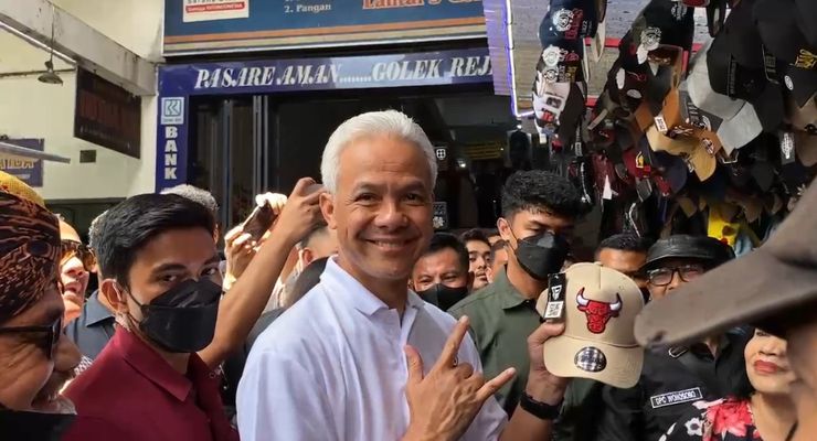Ganjar Sambangi Pasar Induk Wonosobo, Pedagang Curhat soal Atap Bocor dan Harga Pangan