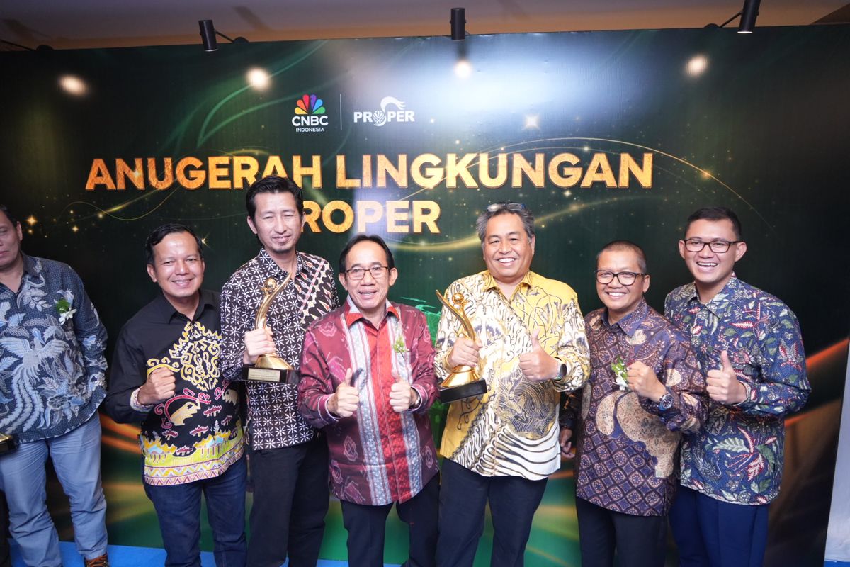 PT Bukit Asam Tbk (PTBA), anggota Grup MIND ID, sukses meraih dua peringkat Emas dalam Program Penilaian Peringkat Kinerja Perusahaan dalam Pengelolaan Lingkungan Hidup (Proper) 2024. 
