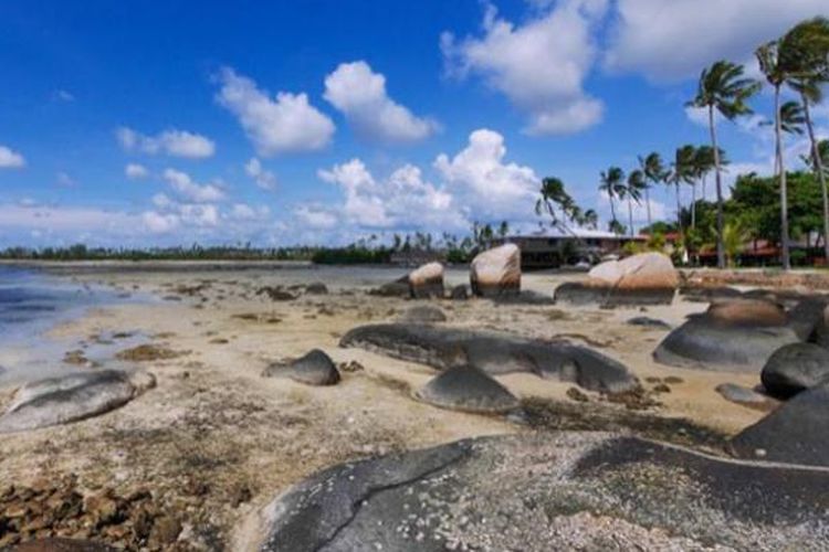 Pantai Trikora di Desa Malang Rapat, Kecamatan Gunung Kijang, Pulau Bintan, Provinsi Kepulauan Riau.