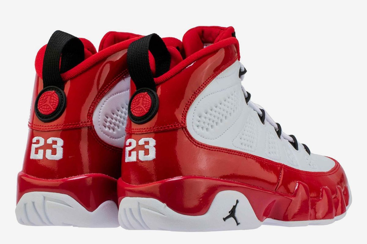 Varian Air Jordan 9 tetap memiliki nilai klasik yang historis, tak kalah dengan jajaran sepatu Air Jordan lainnya.  