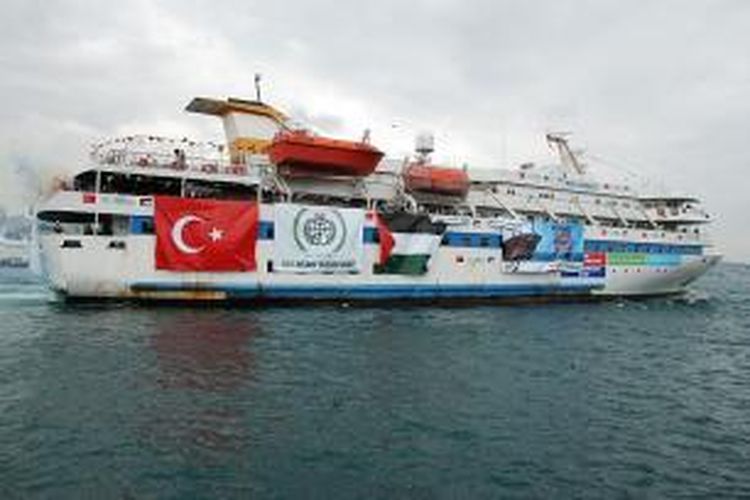 Kapal Mavi Marmara yang membawa bantuan untuk rakyat Palestina mencoba menembus blokade Israel di sekitar Jalur Gaza pada 2010. Upaya itu berakhir dengan penyerbuan pasukan khusus Israel yang menewaskan sembilan aktivis asal Turki.