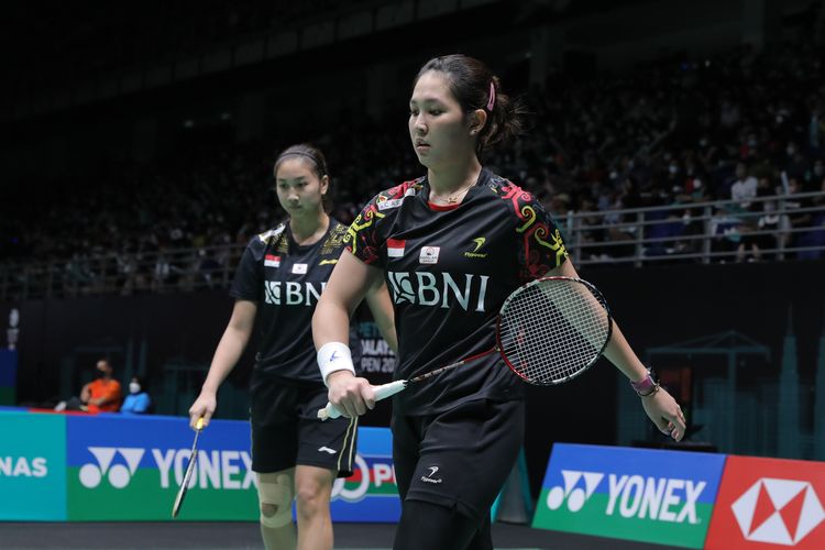 Ribka Sugiarto/Febby Valencia Dwijayanti Gani takluk pada perempat final turnamen bulutangkis Malaysia Open 2022. Mereka dihadang wakil China, Zhang Shu Xian/Zheng Yu dua gim langsung 13-21, 14-21.