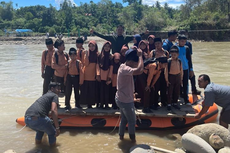 Pelajar di Aceh Utara Bertaruh Nyawa demi Sekolah, Sampai Kapan?