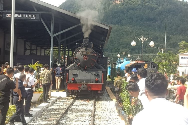 Kereta Api Nak Itam kembali beroperasi sejak mati tahun 2014. Terlihat Mak Itam diaktifkan kembali, Selasa (20/12/2022)