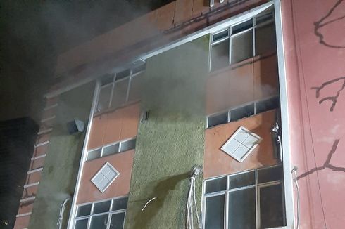 10 Orang Luka-luka dalam Kebakaran Gedung Karaoke di Tanjung Duren